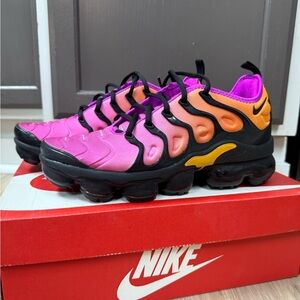 Nike Women's Sneakers - Pink and Orange